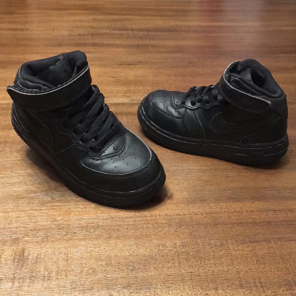 Nike Air Force 1 Mid Boys Shoes